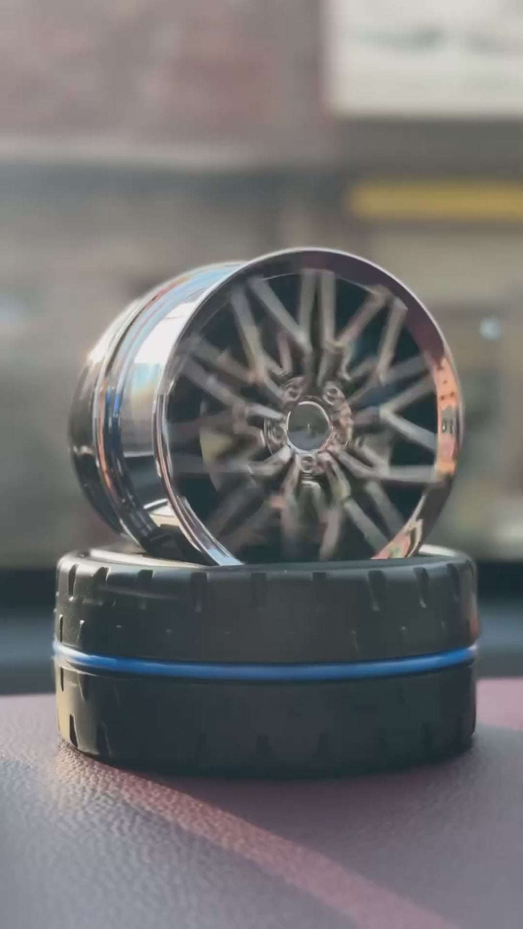 Solar Alloy Car Perfume – Revolving Dashboard Fragrance Diffuser